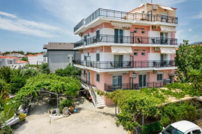 Ianos Apartments